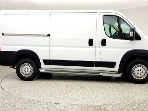 Used 2025 RAM ProMaster 2500 w/ U-Haul Equipment Group FWD image 4