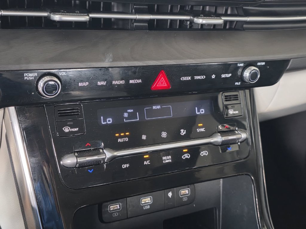 Used 2022 Kia Carnival EX FWD image 21
