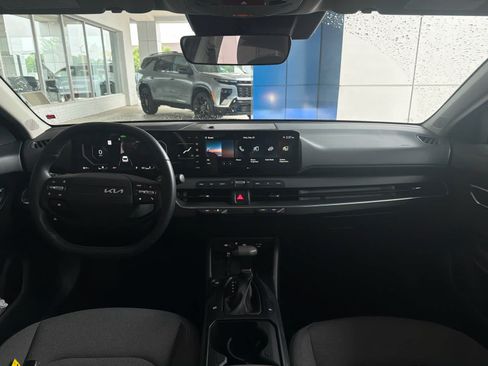 Used 2025 Kia K4 EX FWD image 28