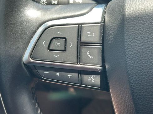 Used 2020 Toyota Highlander XLE FWD image 38