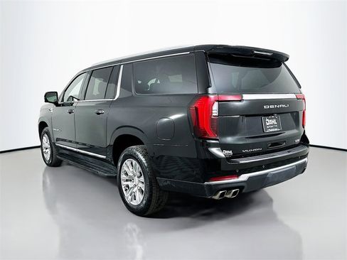 Used 2025 GMC Yukon XL Denali image 5