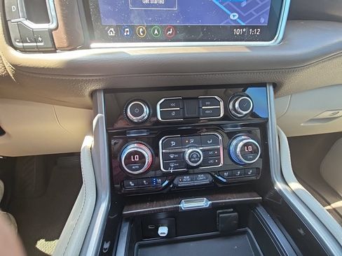 Used 2021 GMC Yukon Denali w/ Denali Premium Package RWD image 25
