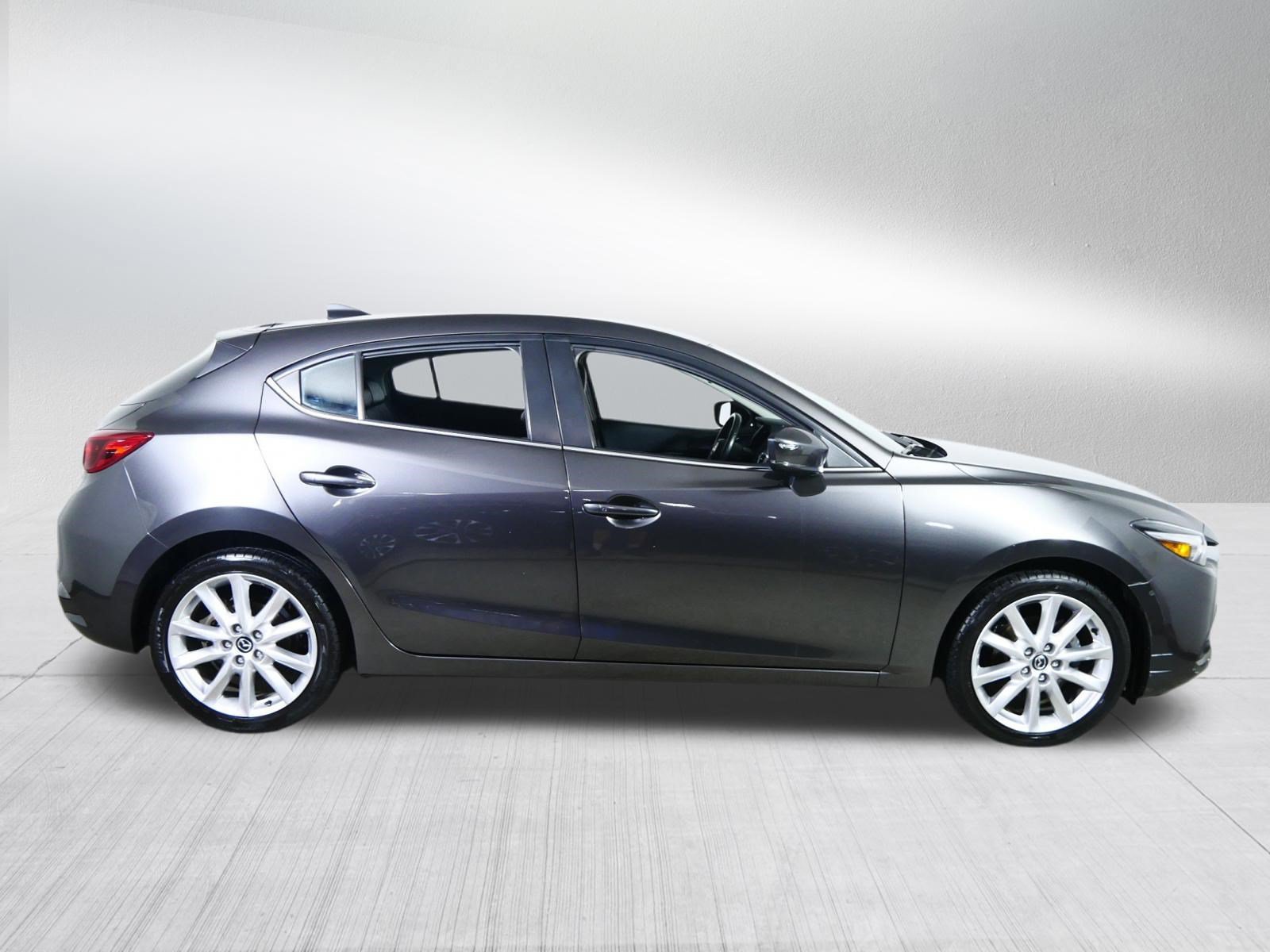 Used 2017 MAZDA MAZDA3 Grand Touring w/ Premium Equipment Package FWD image 8