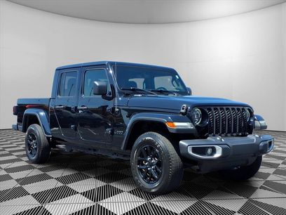 Used 2023 Jeep Gladiator Sport