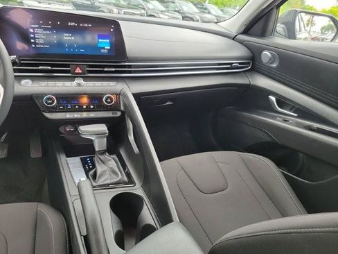 Certified 2024 Hyundai Elantra SEL FWD image 16
