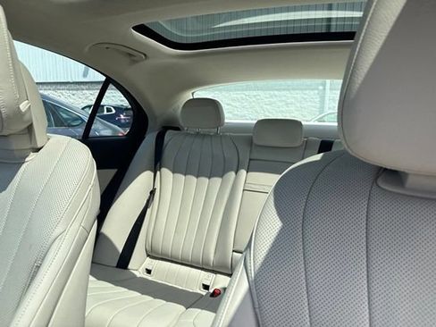 Used 2024 Mercedes-Benz E 350 4MATIC Sedan image 19