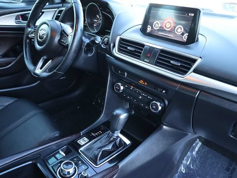 Used 2017 MAZDA MAZDA3 Touring w/ Popular Equipment Package FWD image 18