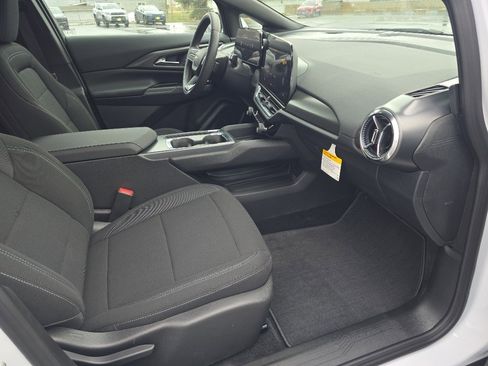 New 2026 Chevrolet Equinox EV LT image 16