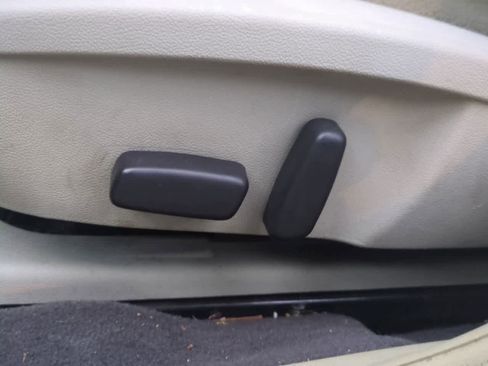 Used 2008 Saab 9-3 2.0T w/ Moonroof Package image 15