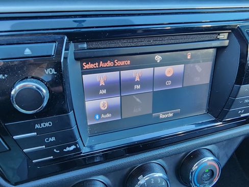 Used 2016 Toyota Corolla LE image 13