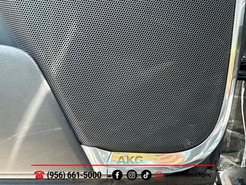 Used 2025 Cadillac Escalade Sport Platinum w/ LPO, Floor Liner Package AWD/4WD image 10