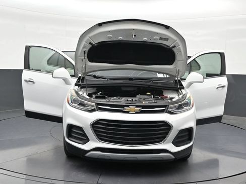 Used 2020 Chevrolet Trax LT w/ LT Convenience Package FWD image 36