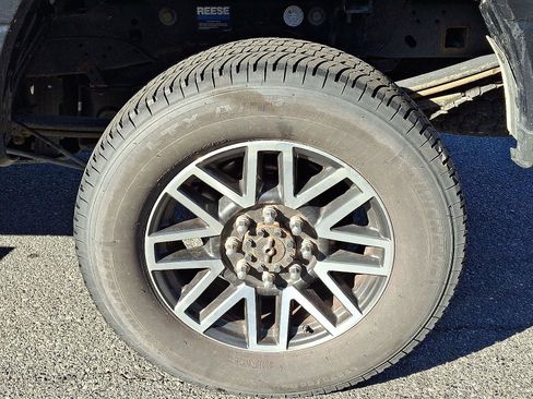 Used 2019 Ford F250 Lariat w/ Lariat Value Package image 11