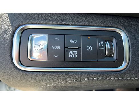 Certified 2025 Buick Enclave Sport Touring AWD/4WD image 22