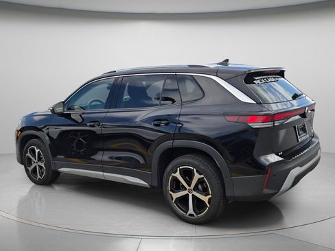 Used 2025 Volkswagen Tiguan SE w/ Panoramic Sunroof Package AWD/4WD image 4