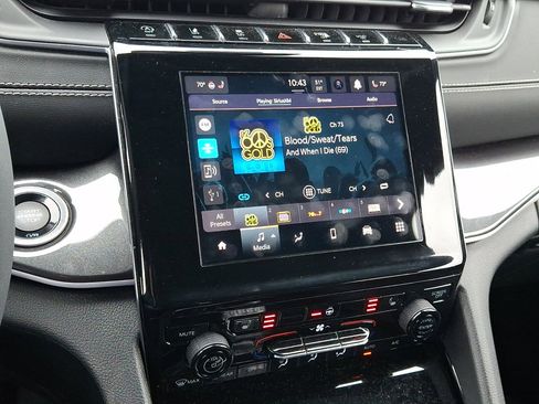 Used 2023 Jeep Grand Cherokee Altitude image 26