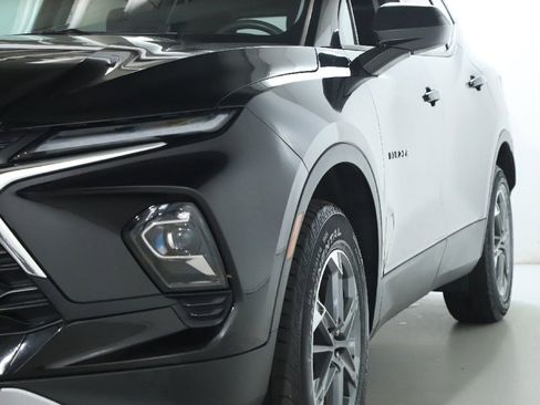 Used 2025 Chevrolet Blazer LT FWD image 5
