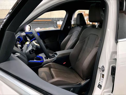 Used 2025 BMW X3 xDrive30i w/ Convenience Package image 28