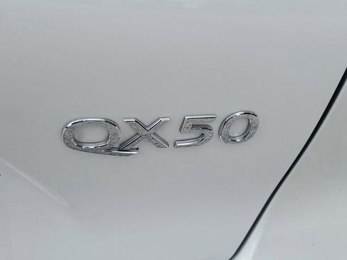 Used 2023 INFINITI QX50 Sensory w/ Accent Package image 7