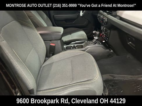 Used 2024 Jeep Wrangler Unlimited Sport AWD/4WD image 31