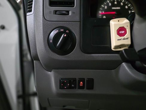 Used 2018 Nissan NV 3500 SV image 25