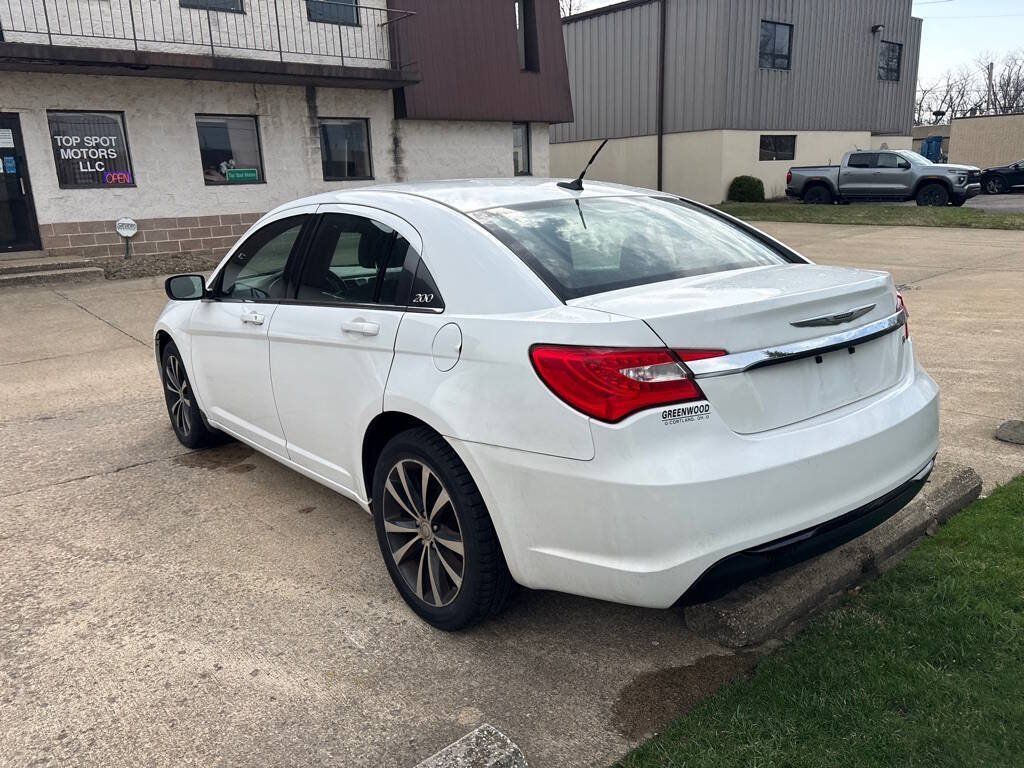 Used 2013 Chrysler 200 Touring w/ S Exterior Appearance Pkg FWD image 5