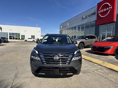 New 2026 Nissan Rogue Platinum image 2