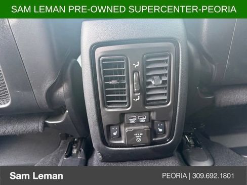 Used 2024 Dodge Durango R/T RWD image 17