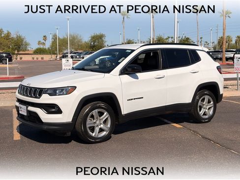 Used 2023 Jeep Compass Latitude AWD/4WD image 1