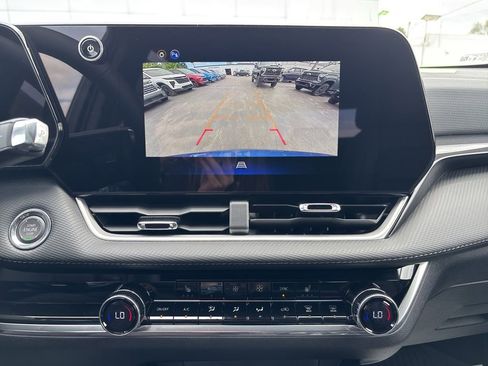 New 2026 Chevrolet Equinox LT w/ Convenience Package II AWD/4WD image 16