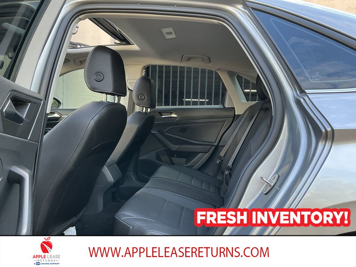 Used 2023 Volkswagen Jetta SE FWD image 8