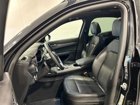 Used 2022 Alfa Romeo Stelvio Ti image 15