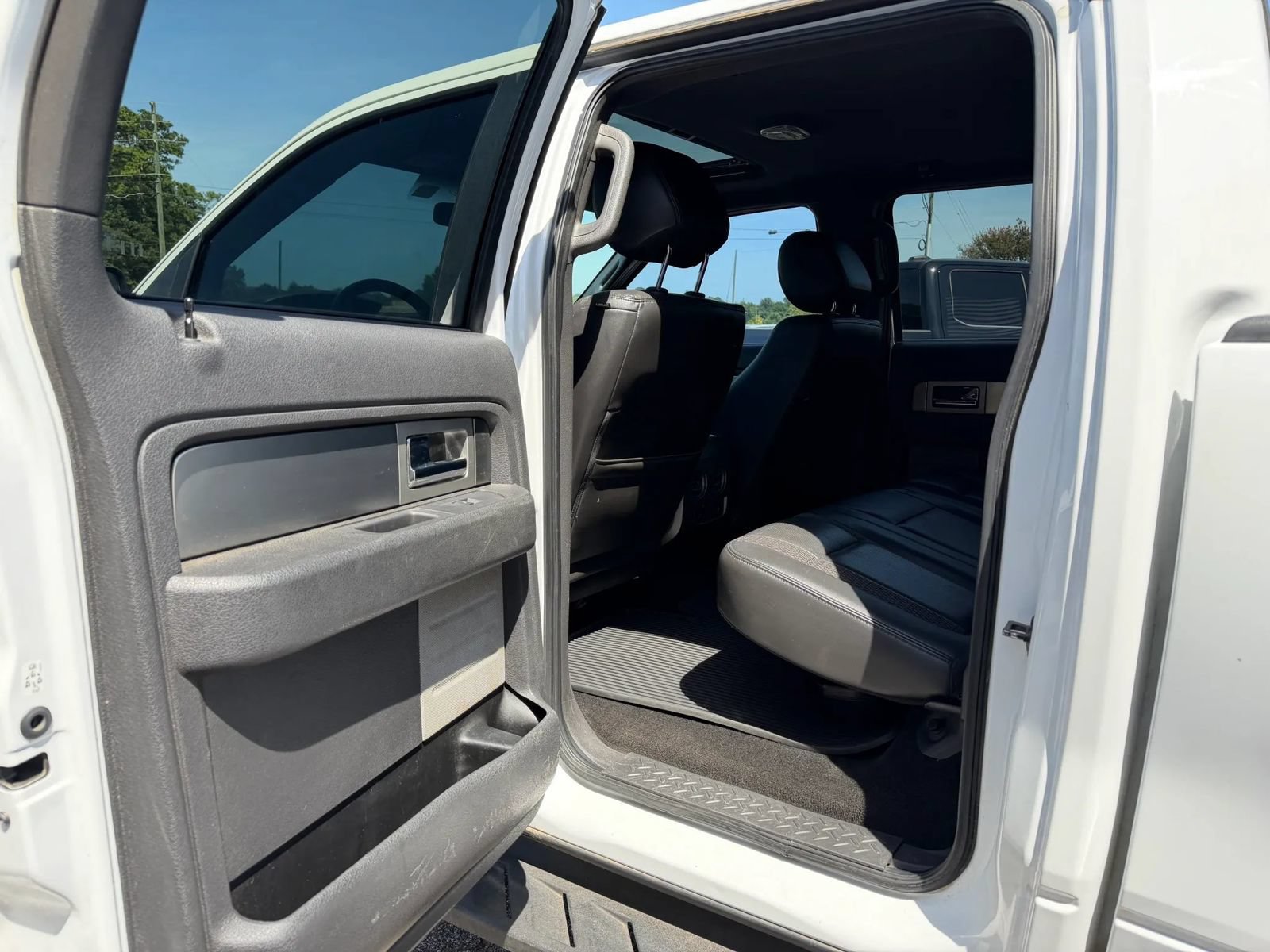 Used 2014 Ford F150 Raptor w/ Equipment Group 801A Luxury AWD/4WD image 12