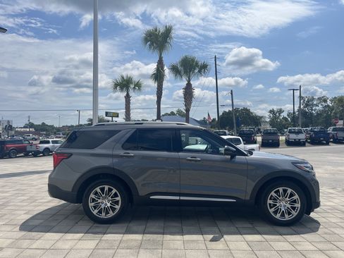 New 2026 Ford Explorer Platinum RWD image 7