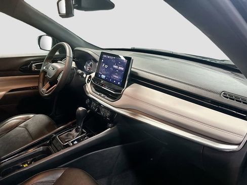 Used 2023 Jeep Compass Limited image 30