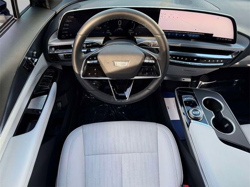 Used 2025 Cadillac Lyriq Sport image 4