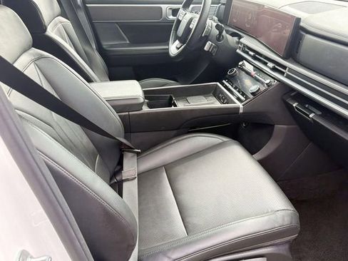 Used 2025 Hyundai Santa Fe SEL image 26