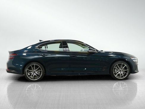 Used 2025 Genesis G70 2.5T image 6