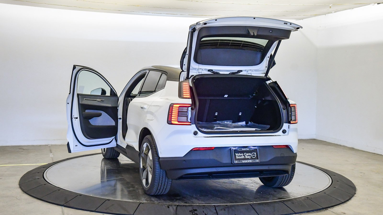 New 2026 Volvo EX30 Ultra w/ Climate Package AWD/4WD image 29