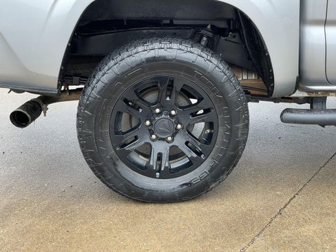 Used 2022 Toyota Tacoma SR w/ SR Convenience Package RWD image 43