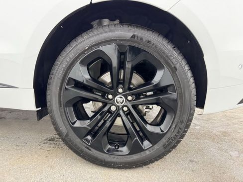 Used 2025 Jaguar F-PACE R-Dynamic S image 32