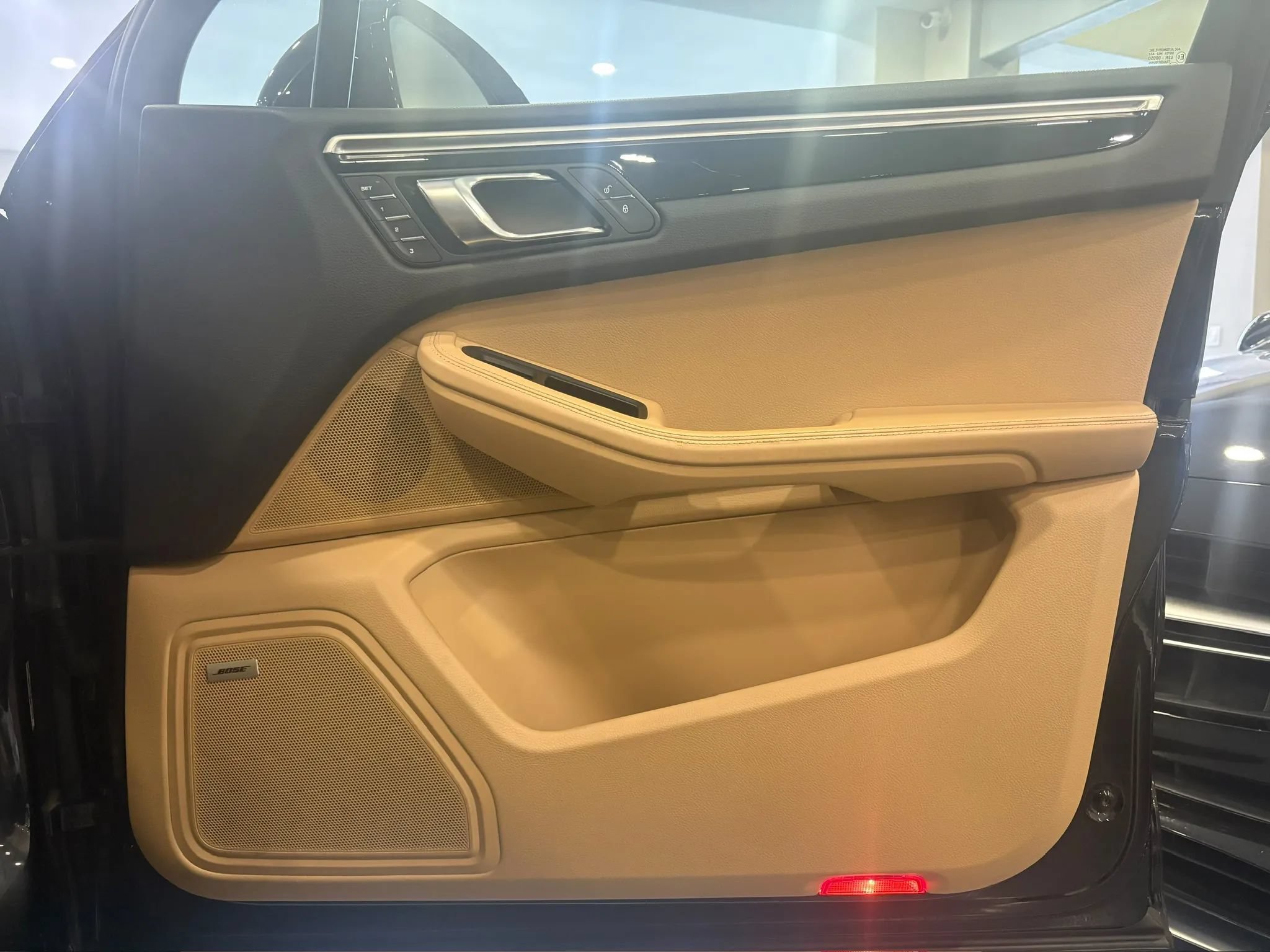 Used 2018 Porsche Macan S AWD/4WD image 43