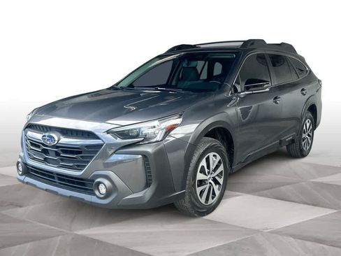 Used 2025 Subaru Outback Premium AWD/4WD image 4