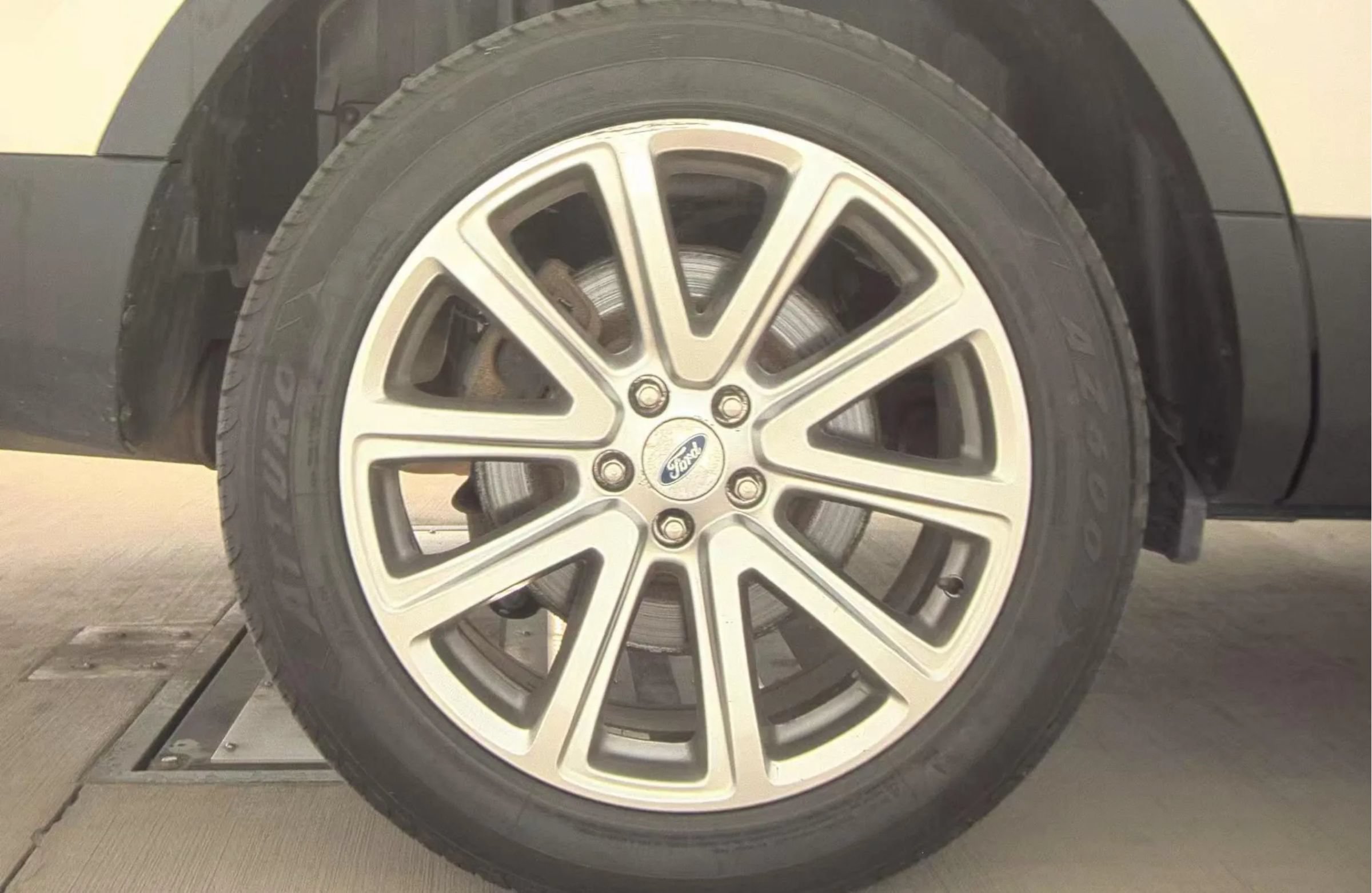 Used 2017 Ford Explorer Limited w/ Equipment Group 303A AWD/4WD image 11