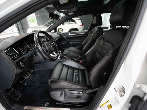 Used 2018 Volkswagen GTI SE w/ SE Leather Package FWD image 9