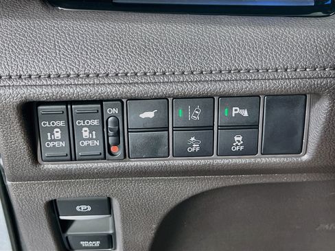 Used 2018 Honda Odyssey Elite image 10