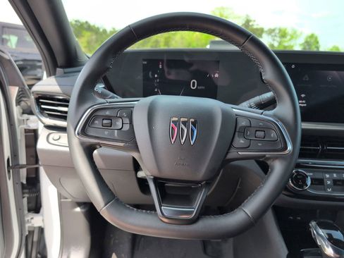 Used 2025 Buick Envista Sport Touring image 21