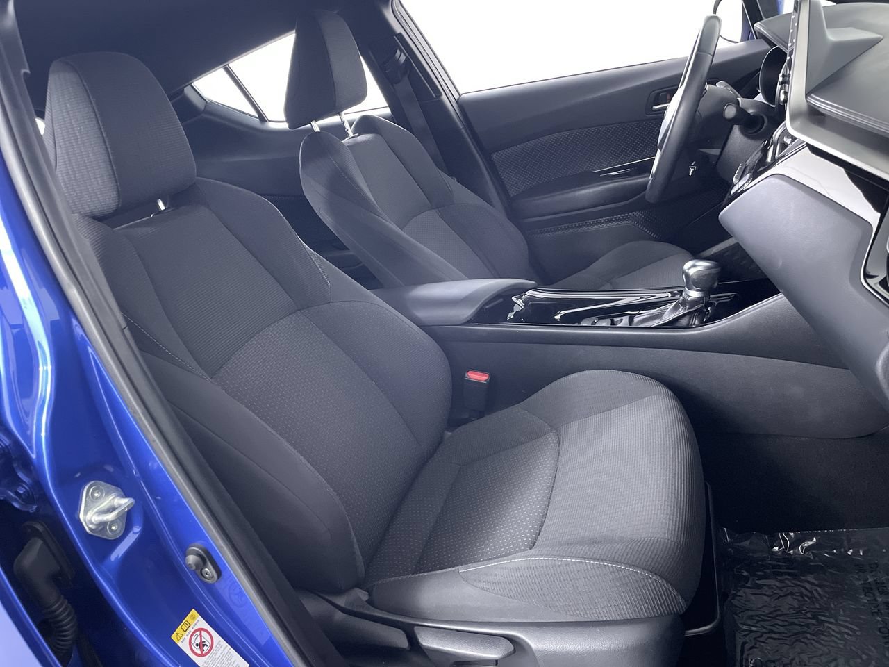 Used 2019 Toyota C-HR XLE FWD image 25