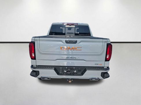Used 2024 GMC Sierra 1500 AT4 w/ Technology Package AWD/4WD image 4