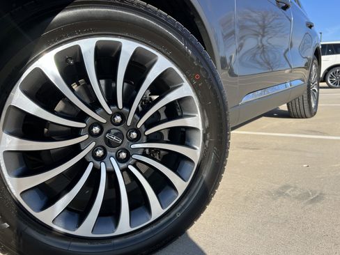 Used 2022 Lincoln Aviator Reserve w/ Elements Package Plus image 14